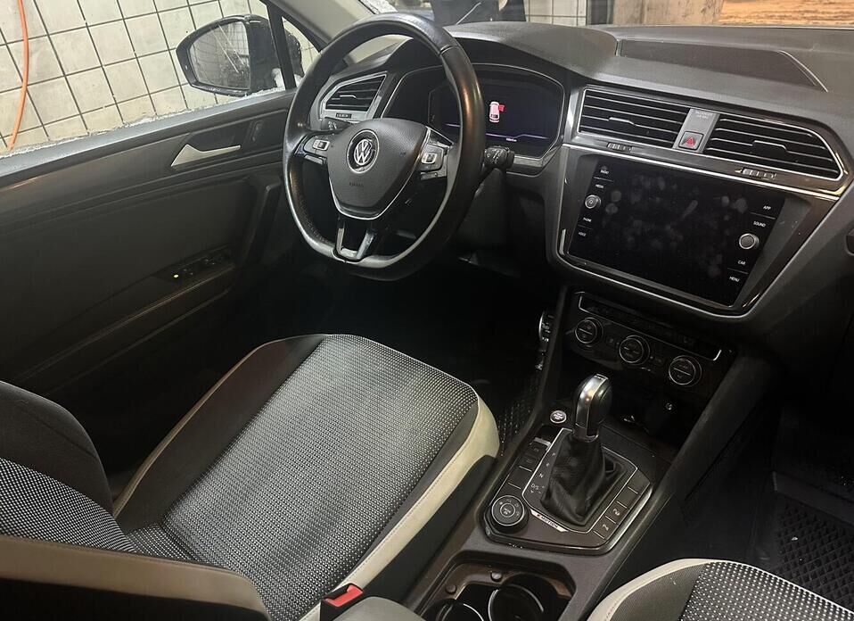 Volkswagen Tiguan, II 2.0d AMT (150 л.с.)
