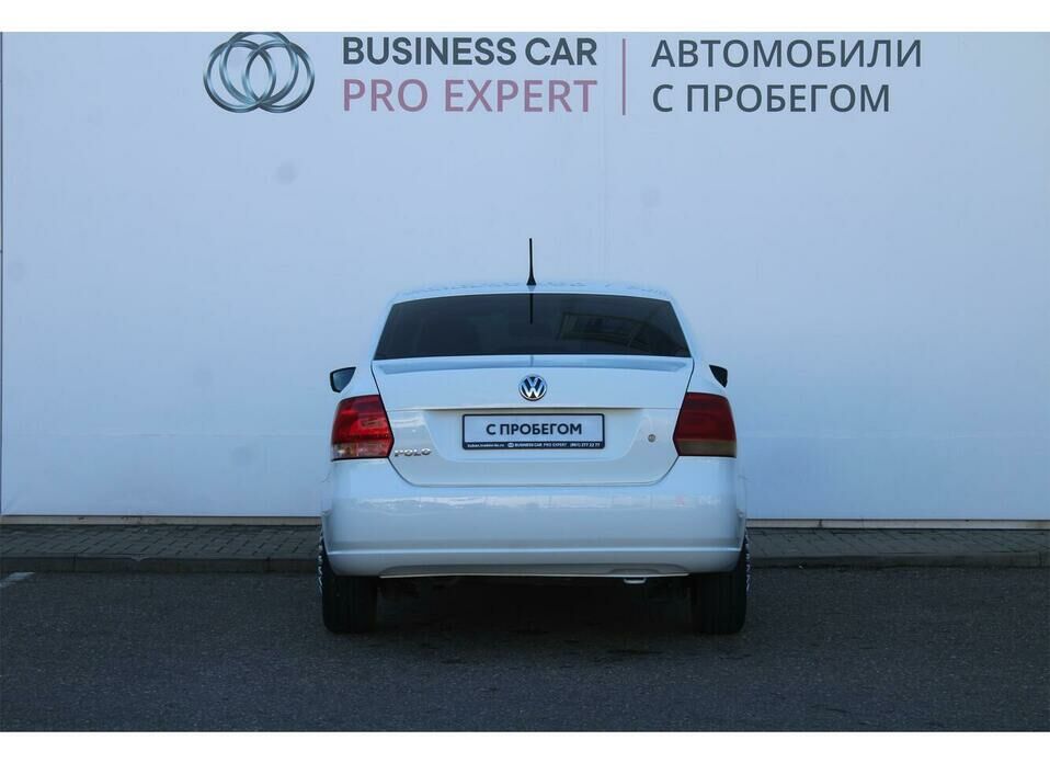 Volkswagen Polo 1.6 AT (105 л.с.)