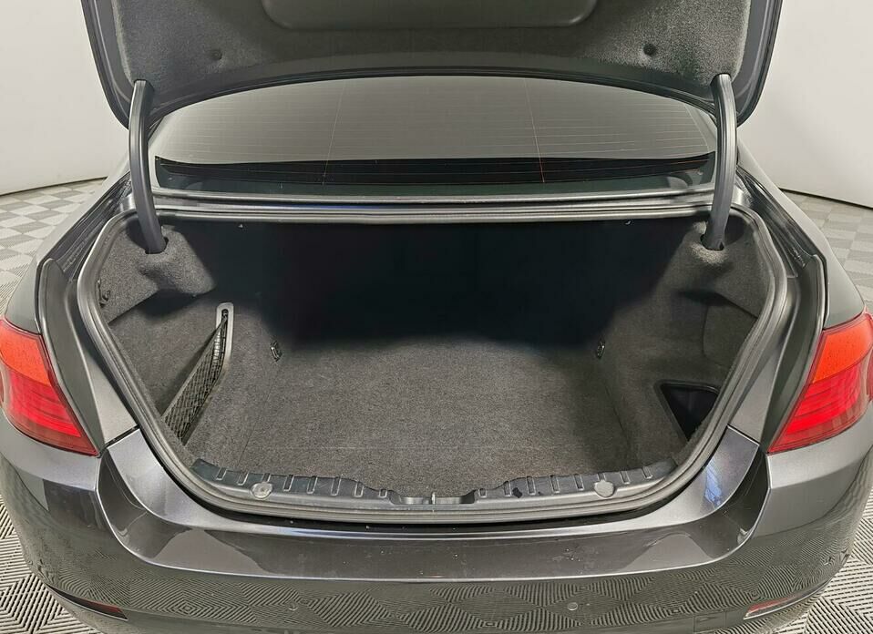 BMW 5 серии 528i 3.0 AT (258 л.с.) 4WD