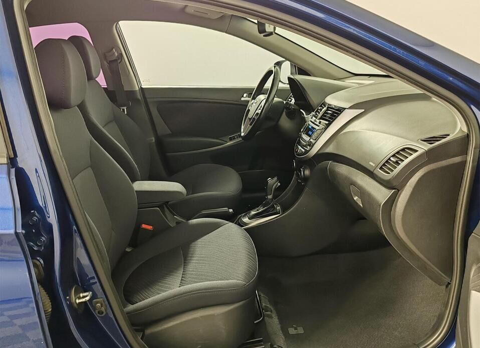 Hyundai Solaris, I Рестайлинг 1.6 AT (123 л.с.)