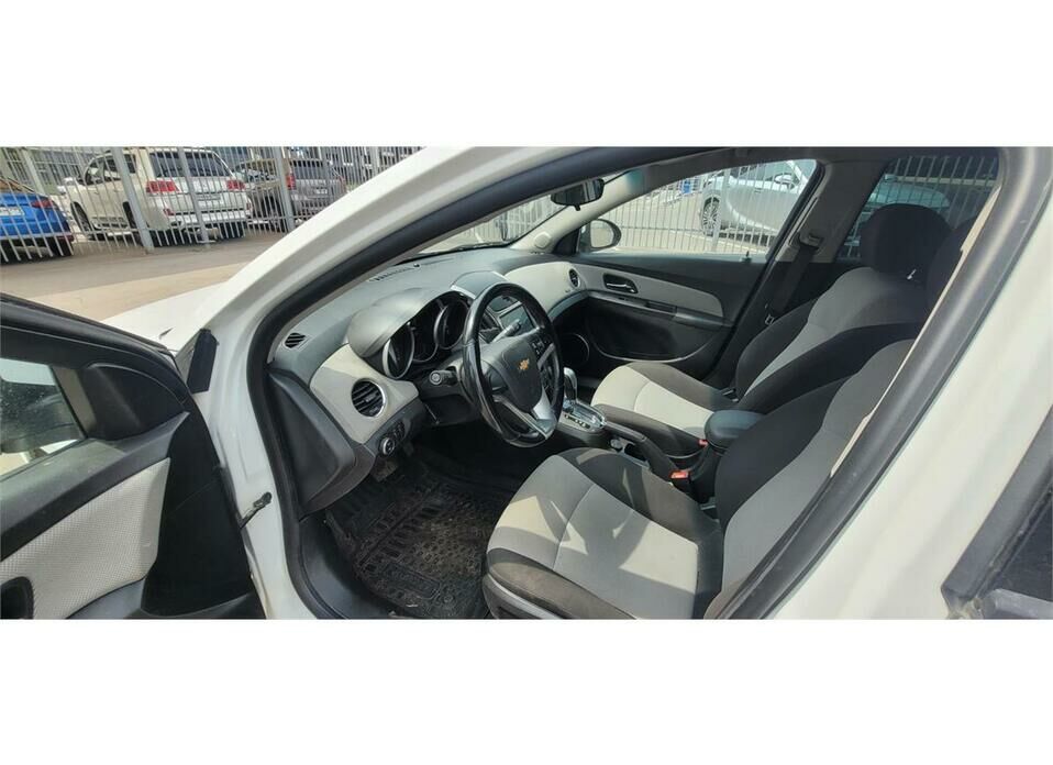 Chevrolet Cruze 1.8 AT (141 л.с.)