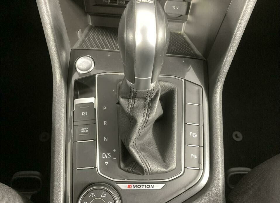 Volkswagen Tiguan Allspace 2.0 AMT (180 л.с.) 4WD