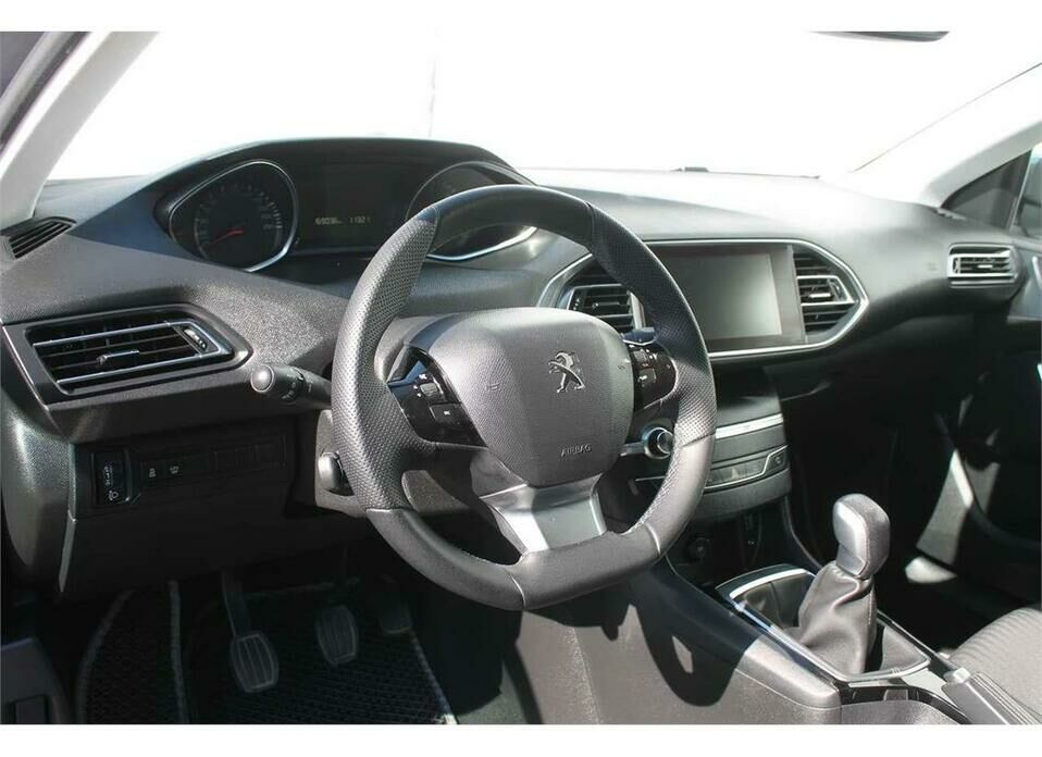 Peugeot 308 1.6d MT (120 л.с.)