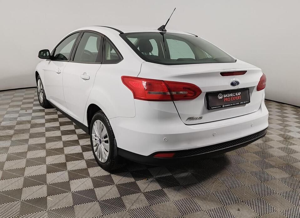 Ford Focus, III Рестайлинг 1.6 AMT (125 л.с.)