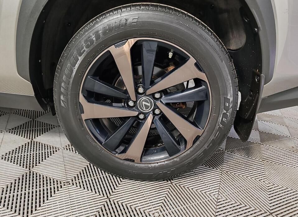 Lexus NX, I Рестайлинг 200 2.0 CVT (150 л.с.) 4WD