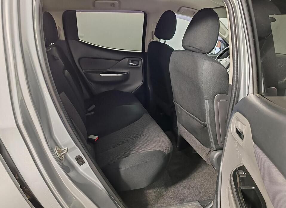 Mitsubishi L200, V 2.4d AT (154 л.с.) 4WD