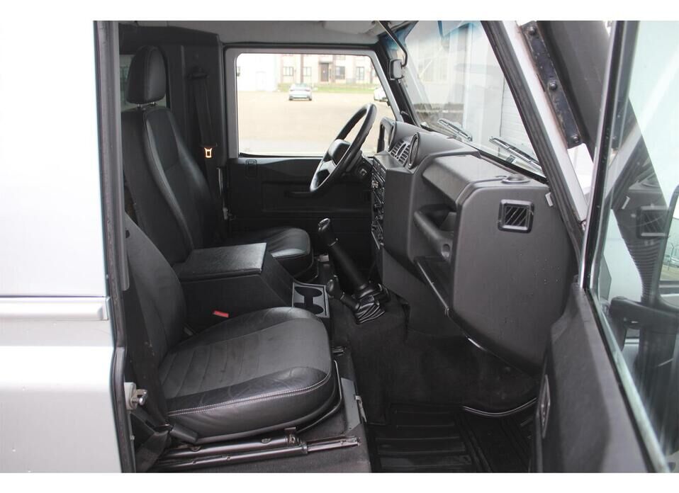 Land Rover Defender, I Рестайлинг 90 2.4d MT (122 л.с.) 4WD