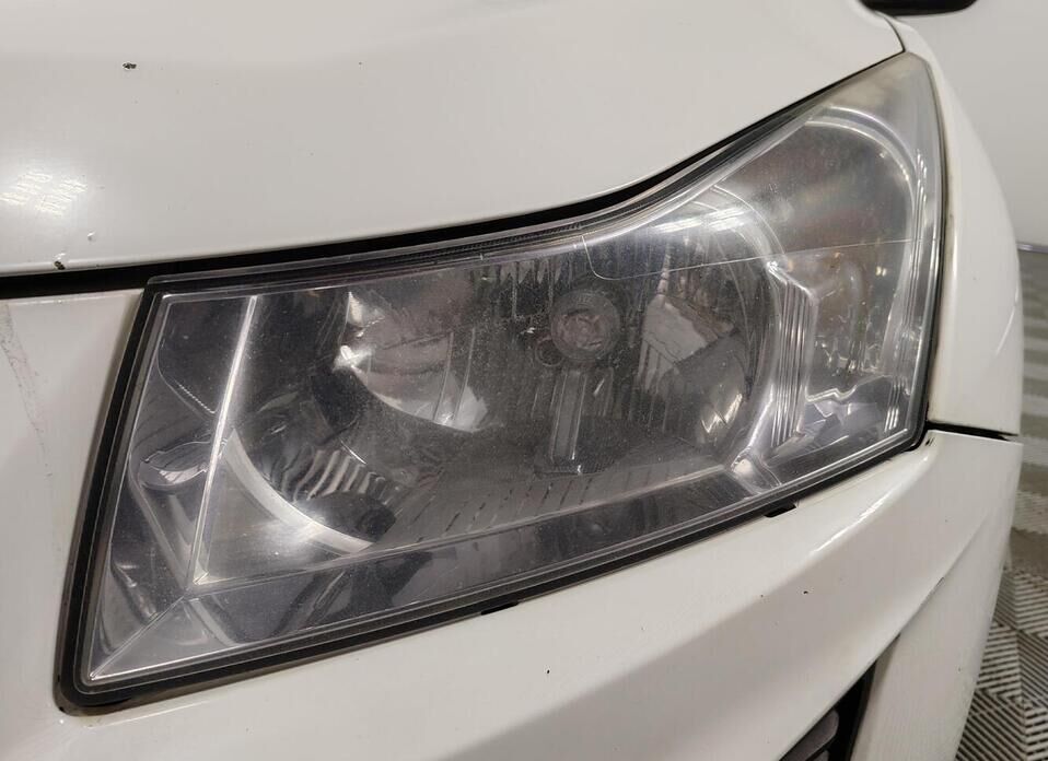 Chevrolet Cruze 1.8 AT (141 л.с.)