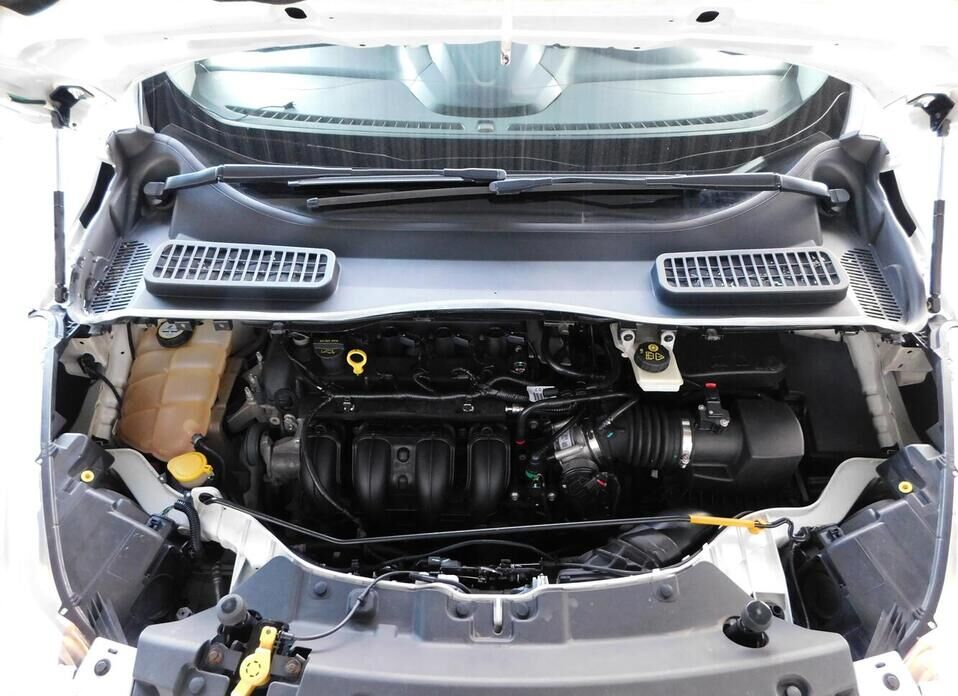 Ford Kuga 2.5 AT (150 л.с.)