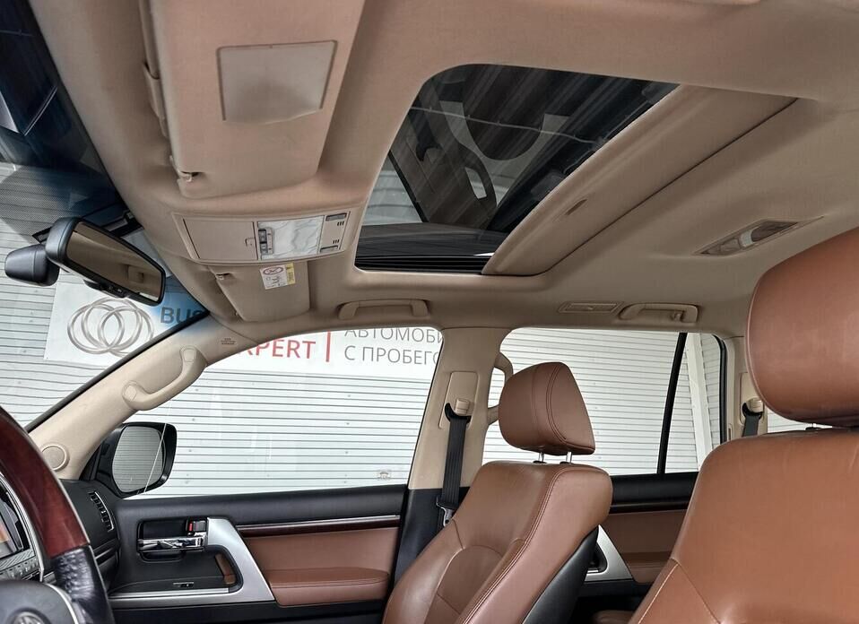 Toyota Land Cruiser, 200 Series Рестайлинг 1 4.5d AT (235 л.с.) 4WD