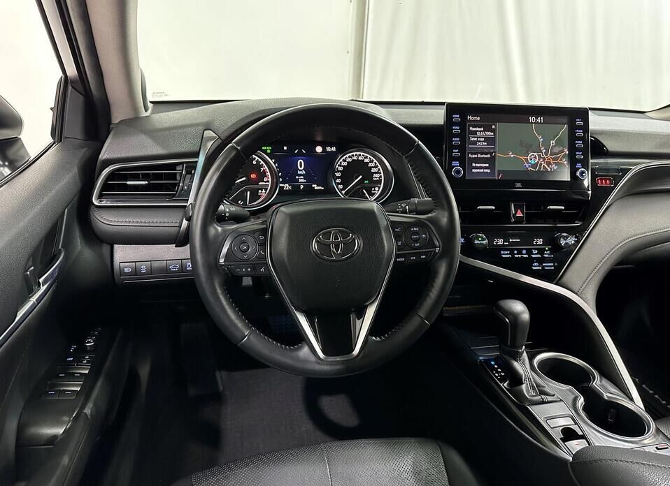 Toyota Camry 2.5 AT (200 л.с.)