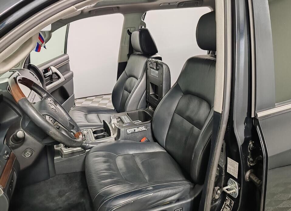 Toyota Land Cruiser, 200 Series Рестайлинг 2 4.6 AT (309 л.с.) 4WD
