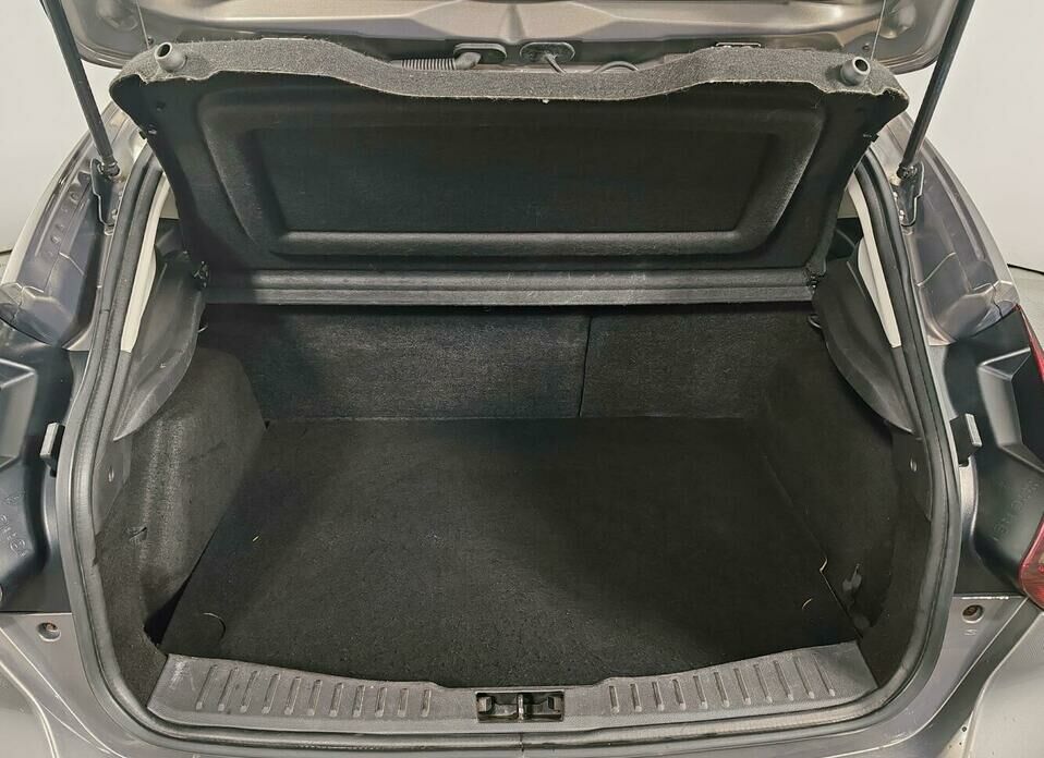 Ford Focus 1.6 MT (125 л.с.)