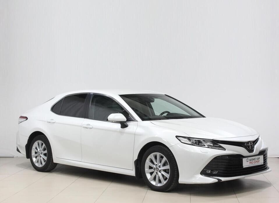 Toyota Camry 2.5 AT (181 л.с.)