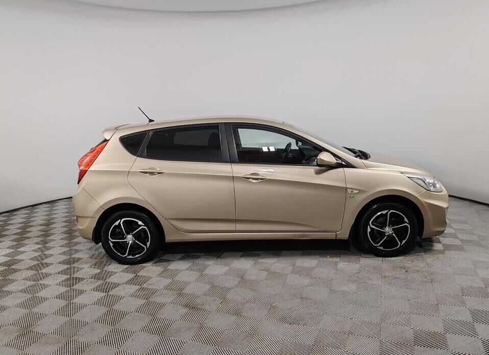 Hyundai Solaris, I 1.6 AT (123 л.с.)