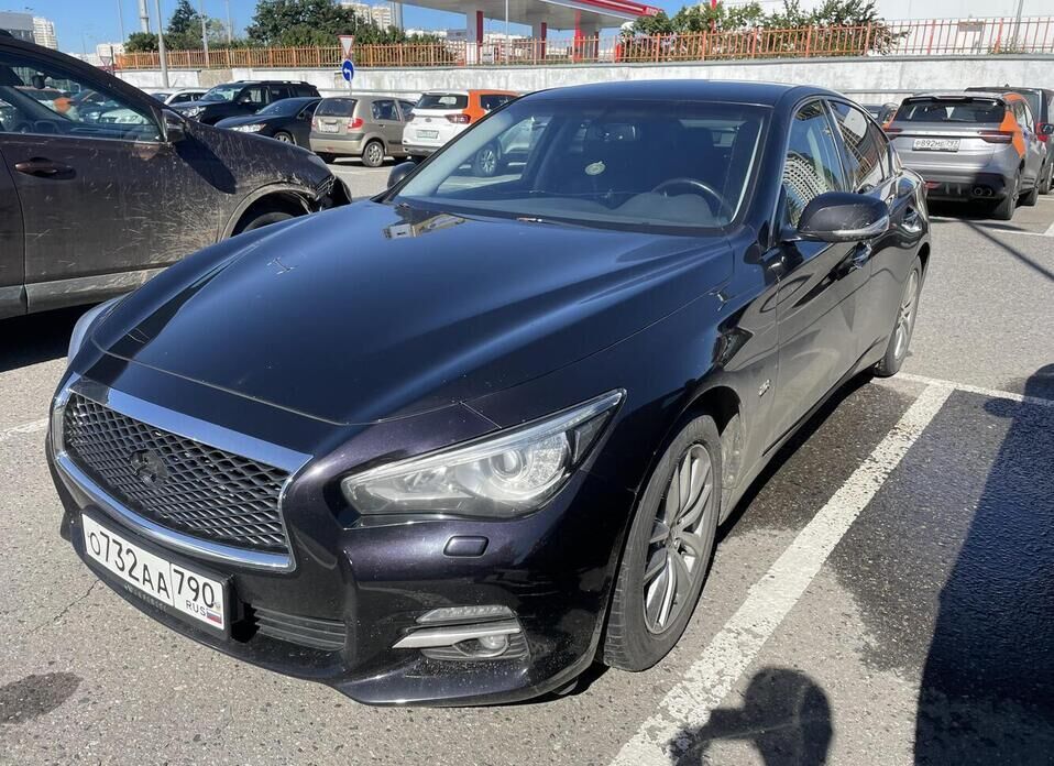 Infiniti Q50 2.0 AT (211 л.с.)