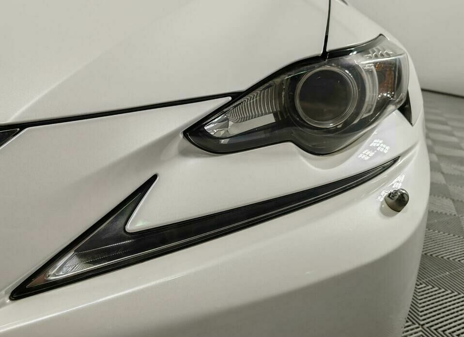 Lexus IS 250 2.5 AT (208 л.с.)