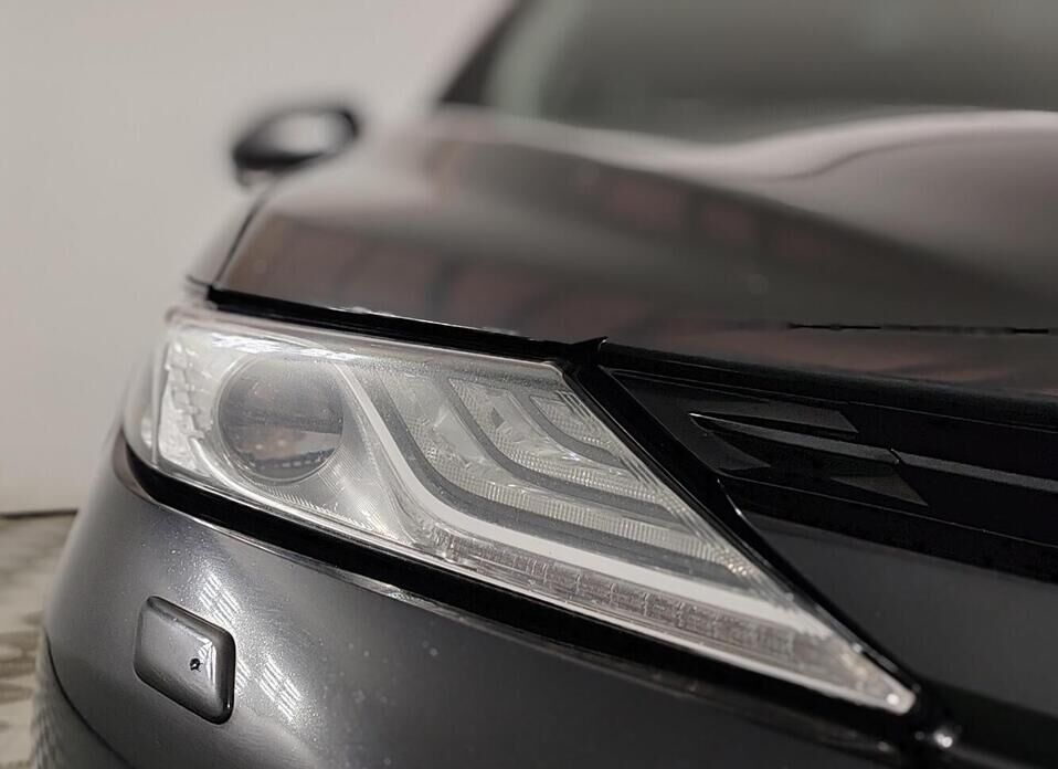 Toyota Camry, VIII (XV70) 2.5 AT (181 л.с.)