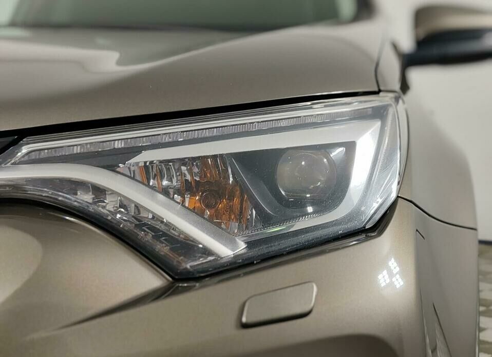 Toyota RAV4 2.5 AT (180 л.с.) 4WD