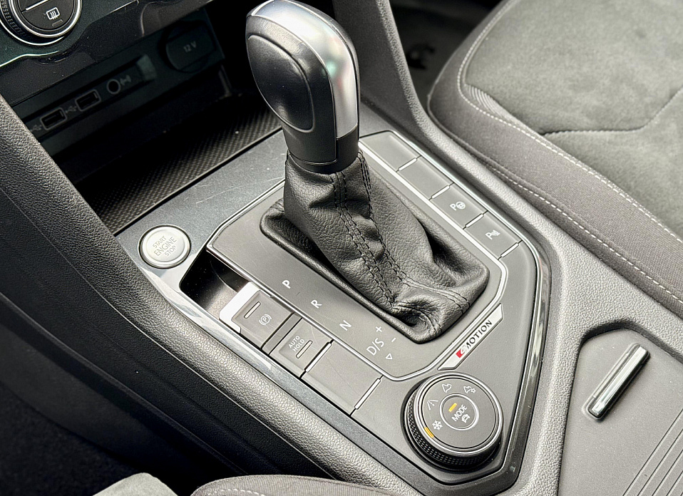 Volkswagen Tiguan, II 2.0d AMT (150 л.с.) 4WD