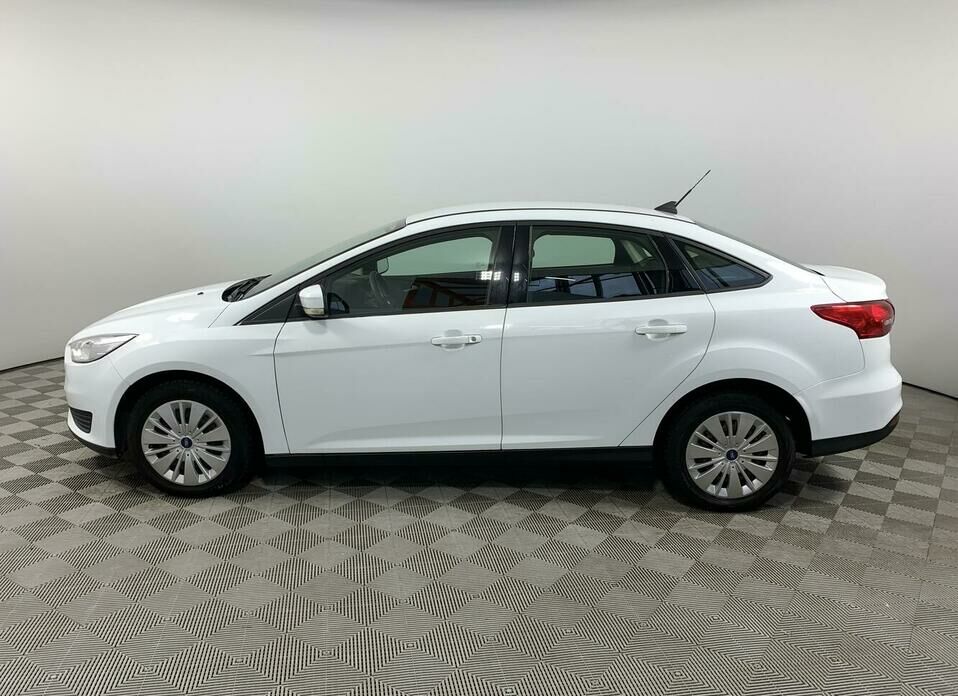 Ford Focus 1.6 MT (105 л.с.)