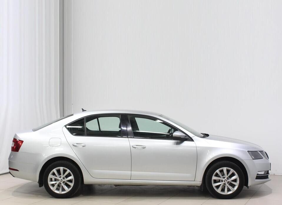 Skoda Octavia, III (A7) Рестайлинг 1.6 MT (110 л.с.)
