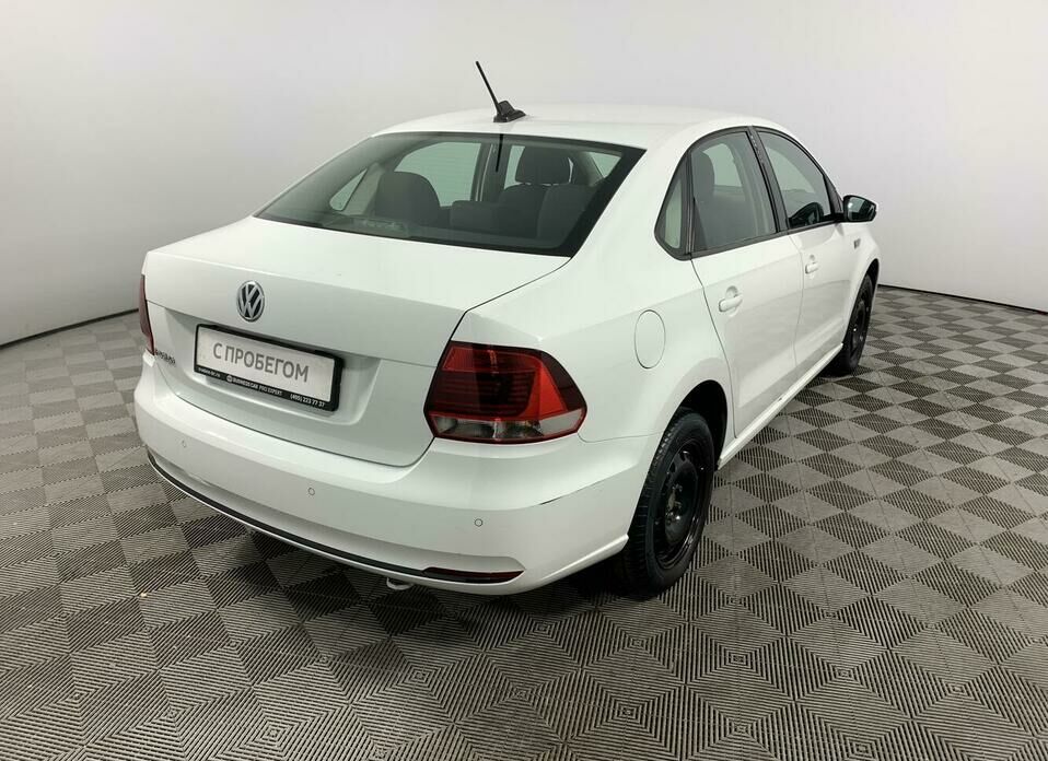 Volkswagen Polo 1.6 AT (110 л.с.)