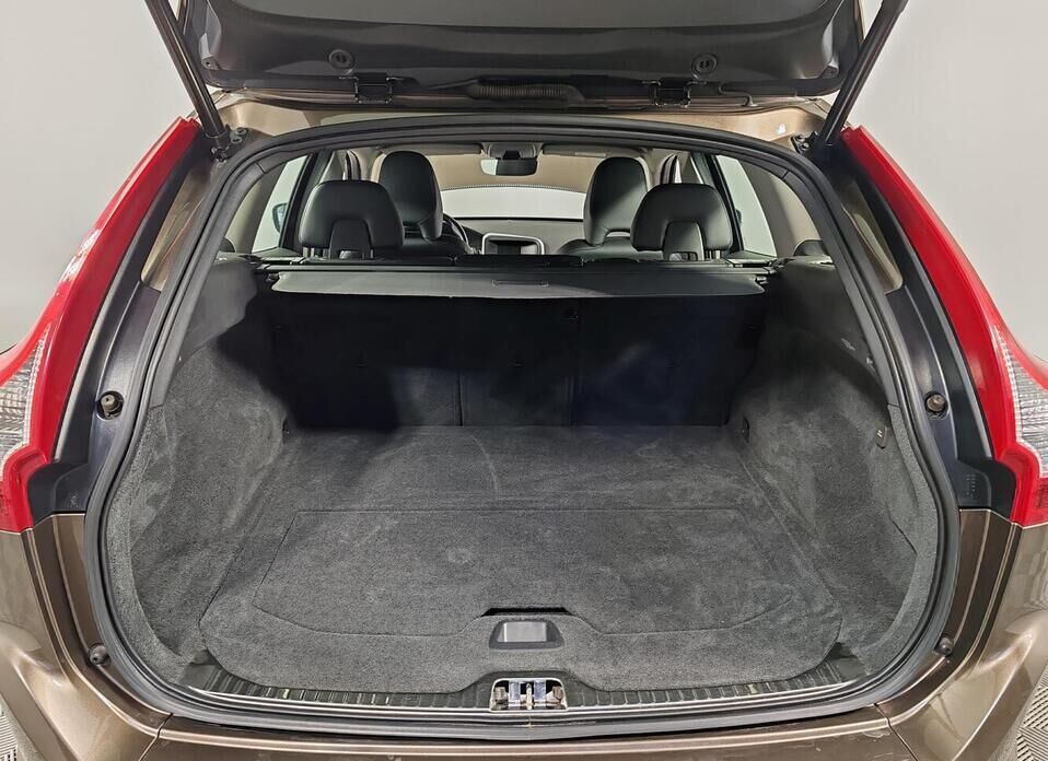 Volvo XC60, I Рестайлинг 2.4d AT (181 л.с.) 4WD