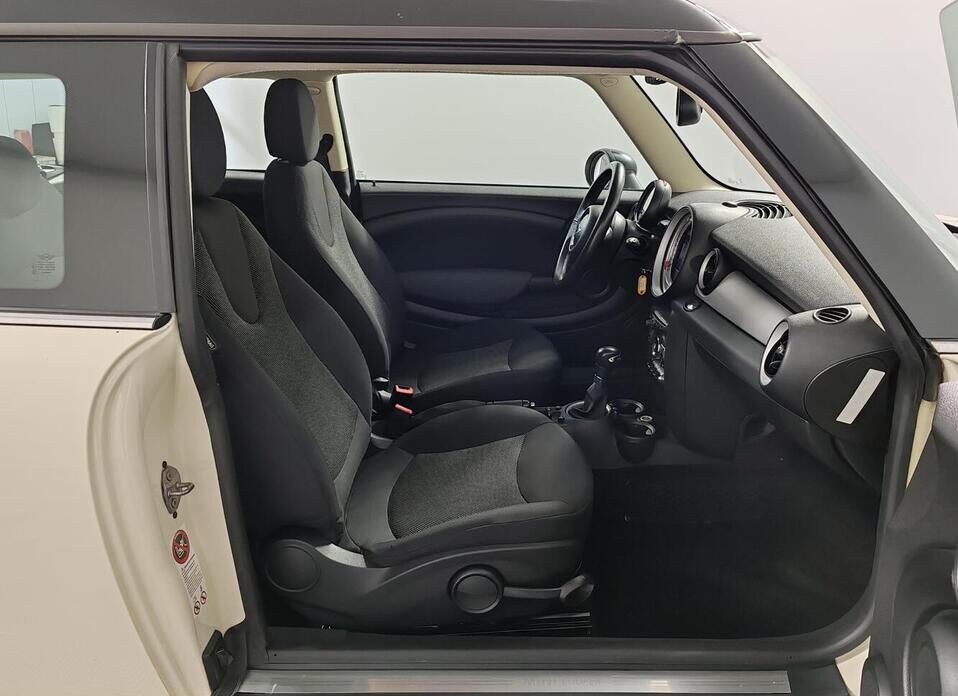 MINI Clubman, I Рестайлинг Cooper 1.6 AT (122 л.с.)