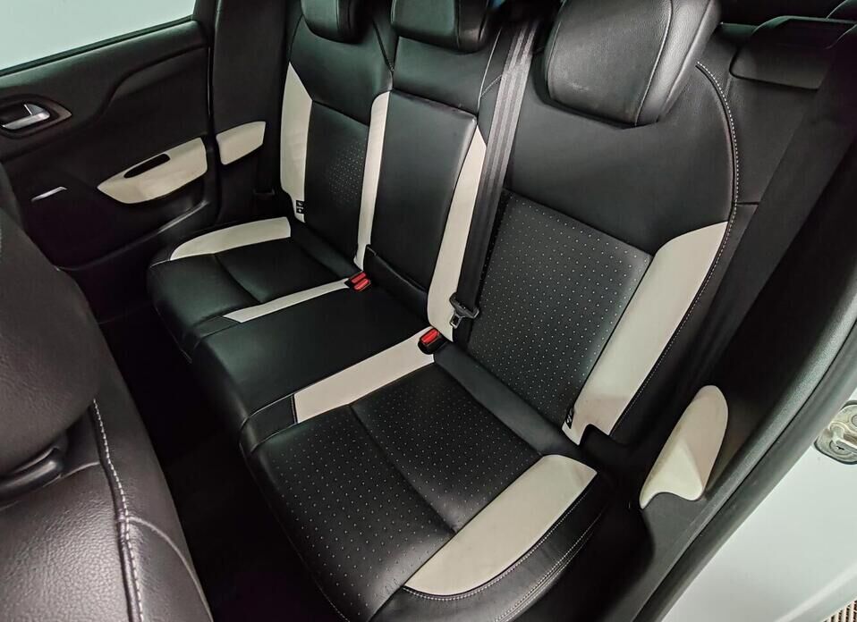 Citroen DS4 1.6 AT (150 л.с.)