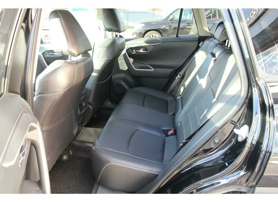 Toyota RAV4 2.5 AT (199 л.с.) 4WD