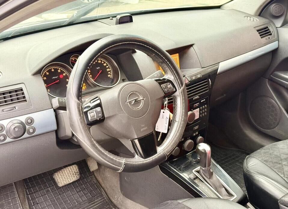 Opel Astra, H Рестайлинг GTC 1.8 AT (140 л.с.)