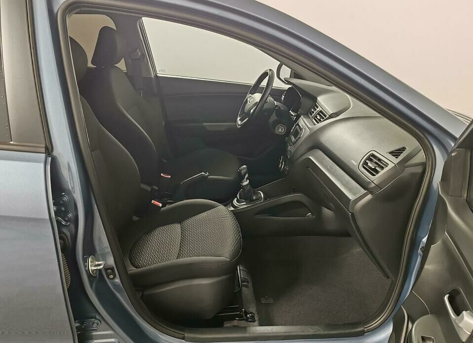 Kia Rio 1.4 MT (107 л.с.)