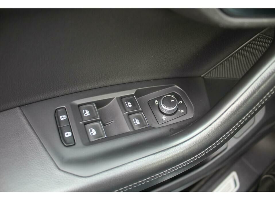 Volkswagen Touareg 3.0d AT (249 л.с.) 4WD