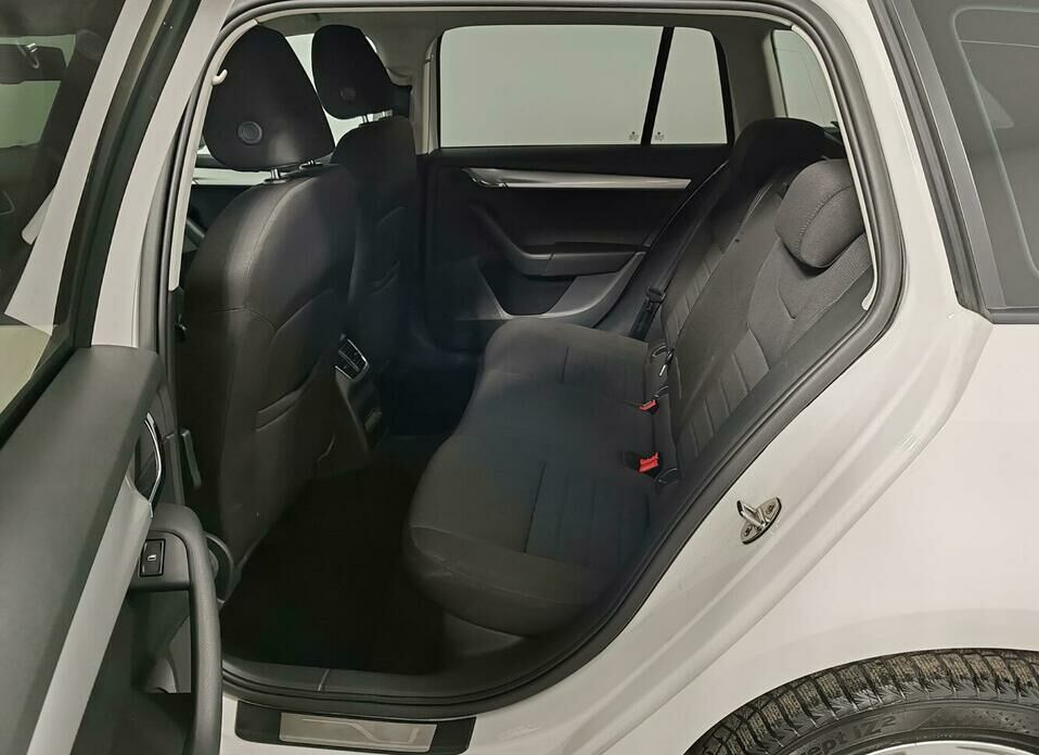 Skoda Octavia 1.6 AT (110 л.с.)