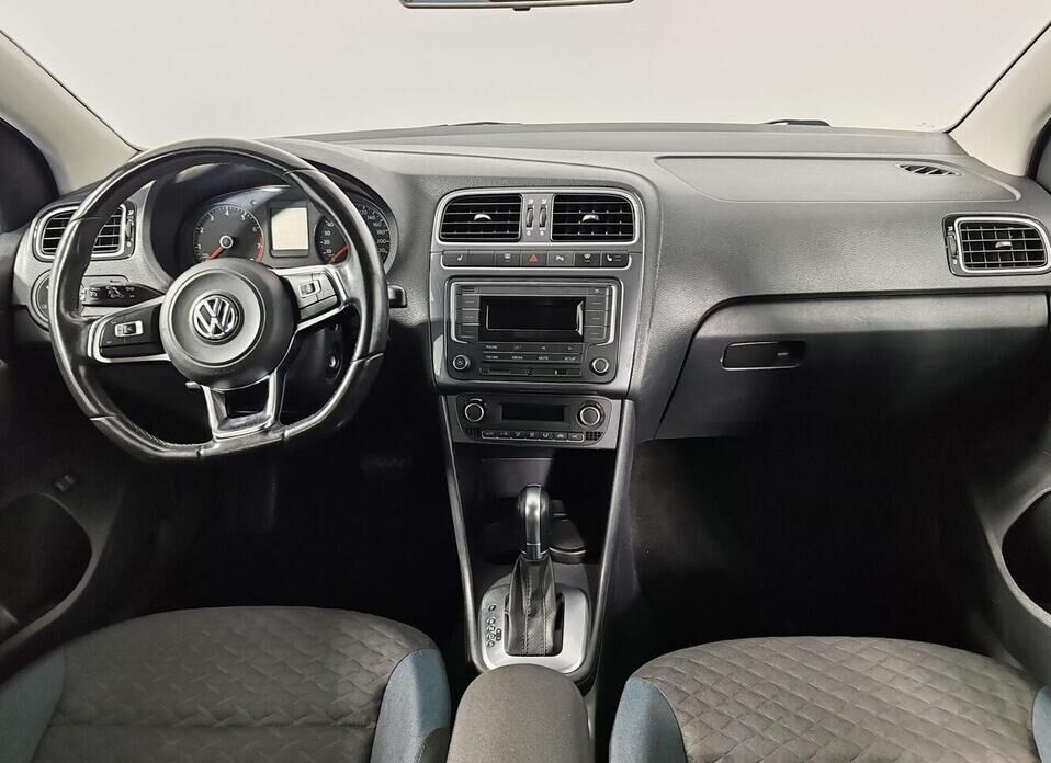 Volkswagen Polo 1.6 AT (110 л.с.)
