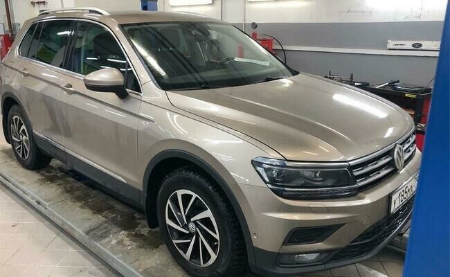 Volkswagen Tiguan 1.4 AMT (150 л.с.) 4WD