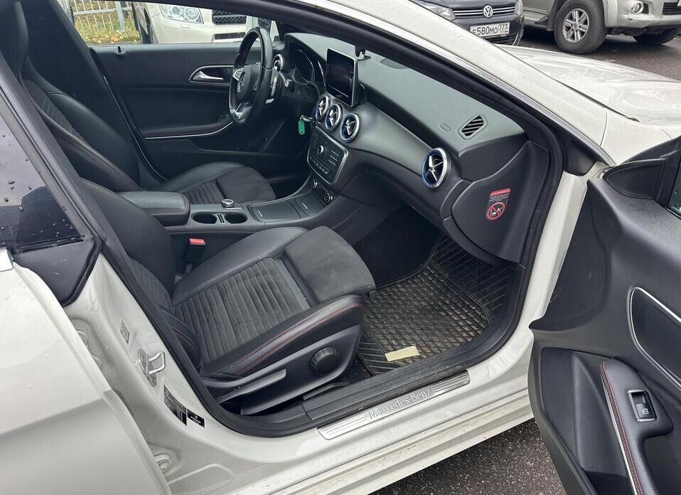 Mercedes-Benz CLA, I (C117, X117) 200 1.6 AMT (150 л.с.)