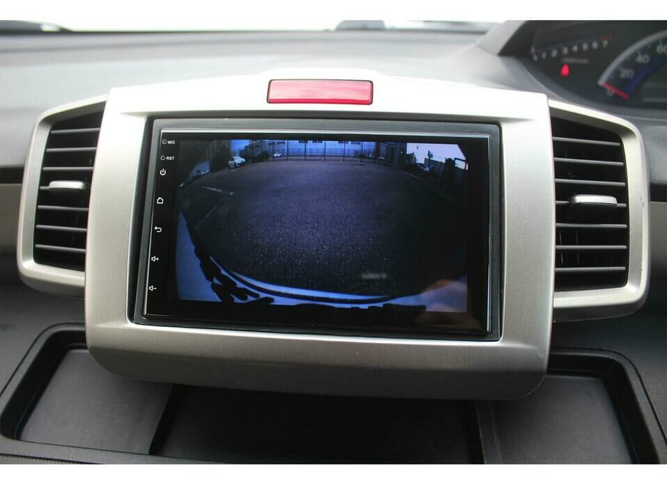 Honda Freed Spike 1.5 CVT (118 л.с.)