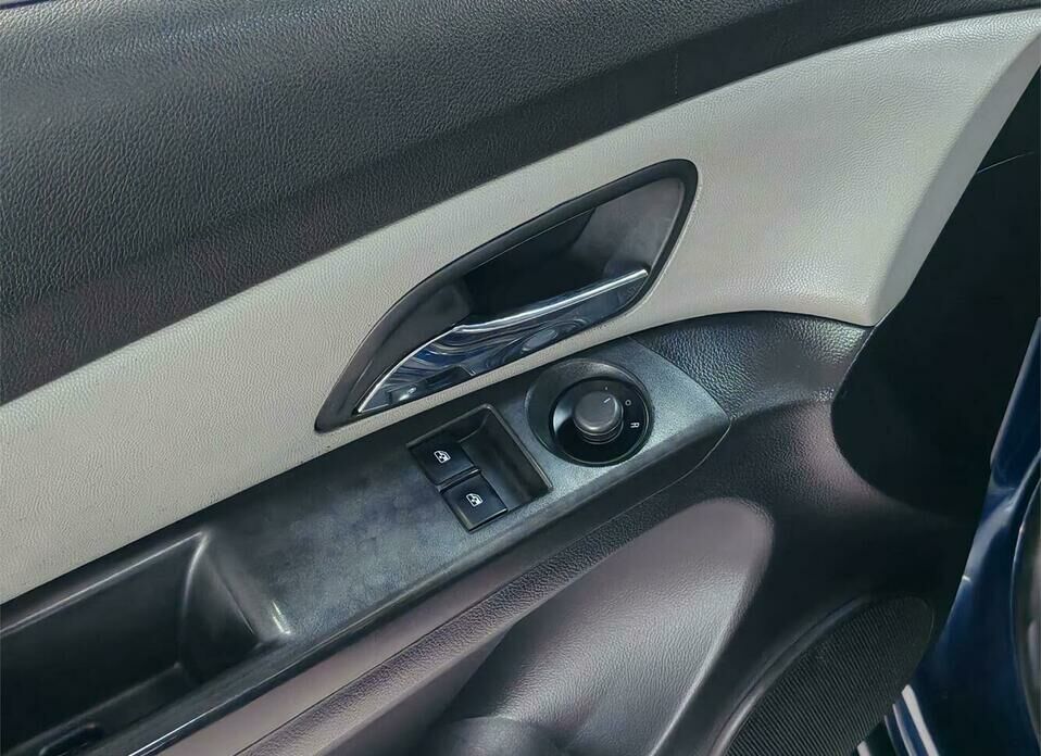 Chevrolet Cruze 1.6 AT (109 л.с.)