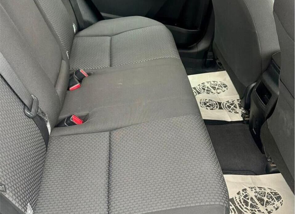 Toyota Corolla, XI (E160, E170, E180) 1.6 CVT (122 л.с.)