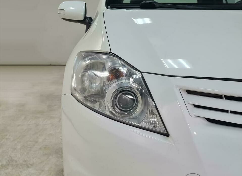 Toyota Auris 1.6 AT (124 л.с.)