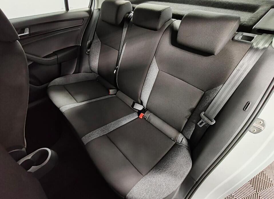 Skoda Rapid 1.6 MT (90 л.с.)