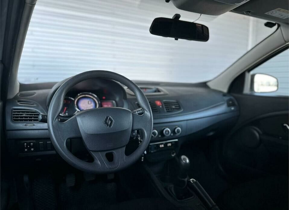 Renault Megane 1.6 MT (106 л.с.)