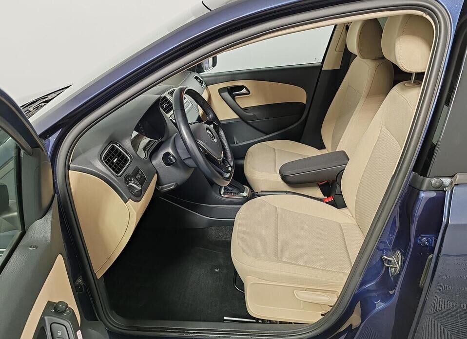 Volkswagen Polo 1.6 AT (110 л.с.)