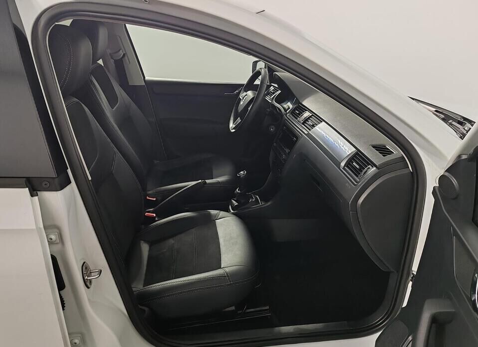 Skoda Rapid, I 1.6 MT (105 л.с.)