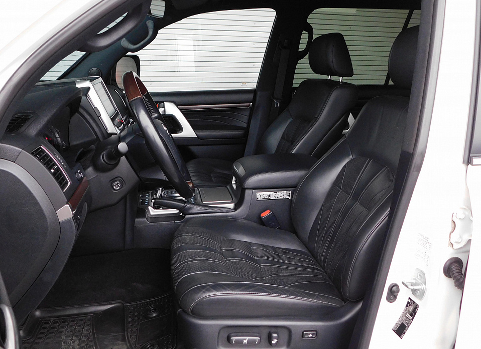 Toyota Land Cruiser, 200 Series Рестайлинг 2 4.6 AT (309 л.с.) 4WD