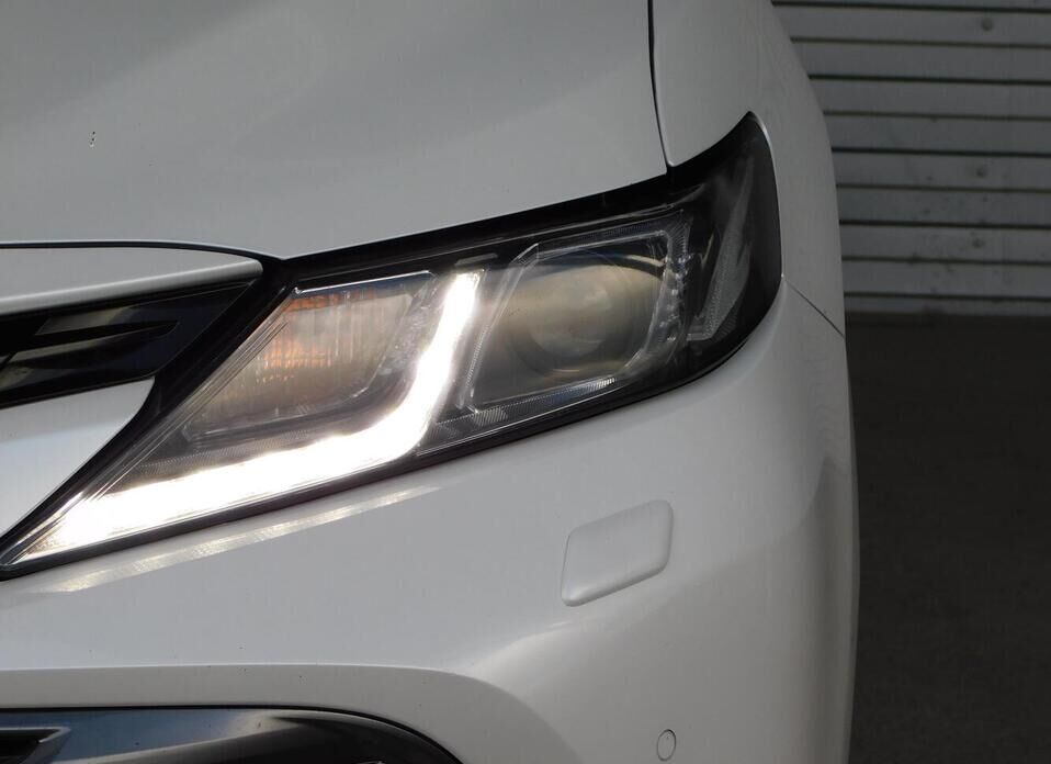 Toyota Camry, VIII (XV70) 2.5 AT (181 л.с.)