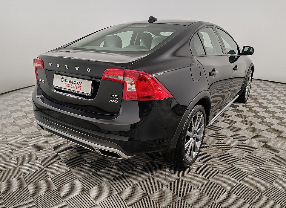 Volvo S60 Cross Country 2.0 AT (245 л.с.) 4WD