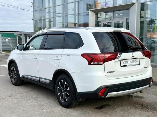 Mitsubishi Outlander, 2016 г., 176 766 км